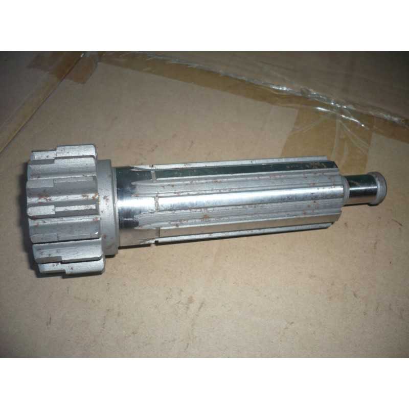 Pavarų dėžės pagrindinis velenas 330 50011310