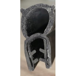 Sustiprintas guminis krašto sandariklis