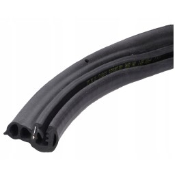 Sustiprintas guminis tarpiklis traktoriaus lango kraštui