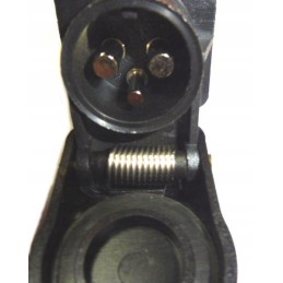 Elektros lizdas su 3 skirtingo tipo apvaliais kištukais c