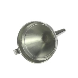 Metalinis kuro piltuvas išlenkia atitinkamą dozę