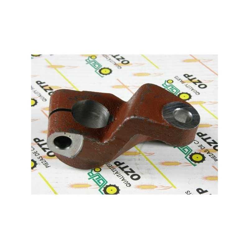 Dešinė vairo svirtis mf3 235 rm 1662107m1