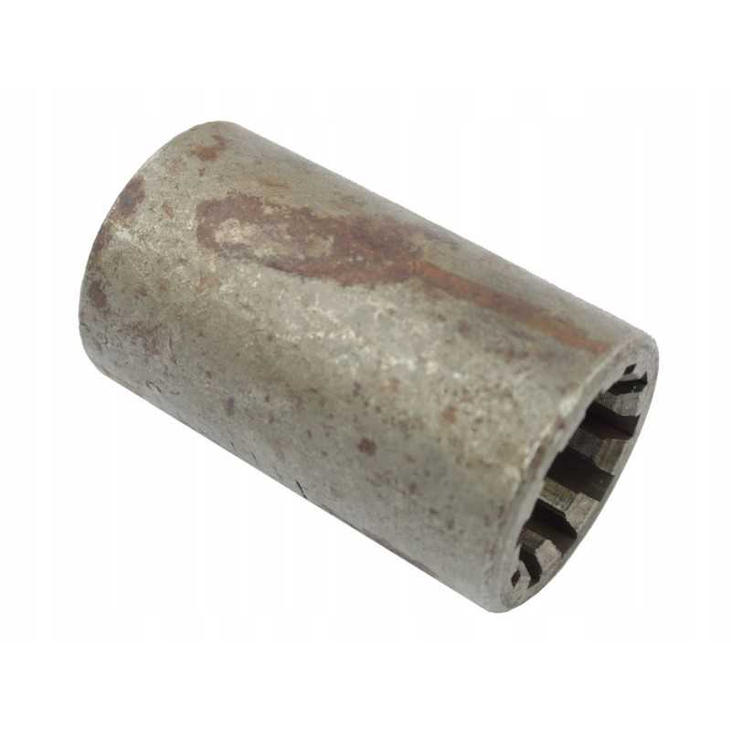 Įėjimo veleną jungianti įvorė c 330 50 01 321 0 5