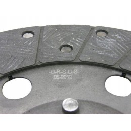 Sankabos diskas traktoriaus pavarai ir pakopai C 330 arba