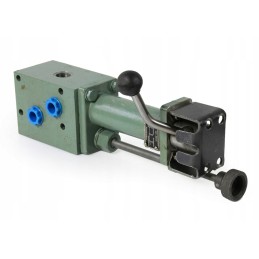 Ursus c330 pakėlimo skirstytuvas po sėdyne