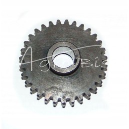 Siurblio varomasis ratas turi didelę smailią galvutę