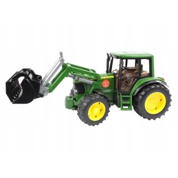 John Deere 6920 traktorius su Br 02052 krautuvu