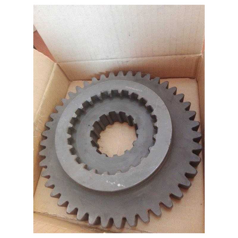 Gimė netoli reduktoriaus