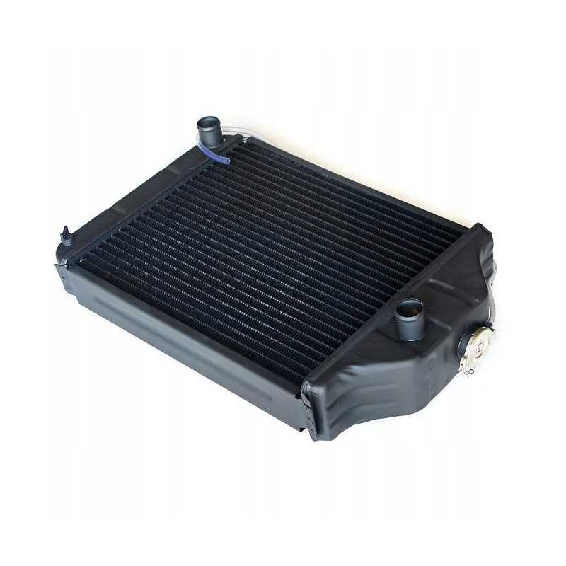 Nežymiai įlenktas Massey Ferguson 175 178 radiatorius