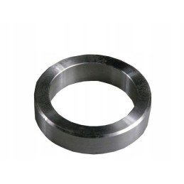 Galinės ašies makšties žiedas mf3 235 rm 180596m