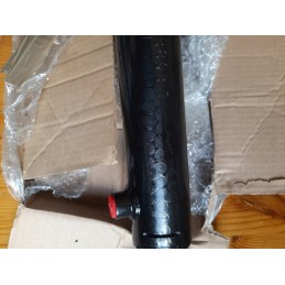 Universalus vairo stiprintuvo cilindras mtz c 50 taktų 200