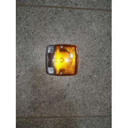 Šoninis posūkio žibintas Fendt John Deere automobilių stovėjimo aikštelė