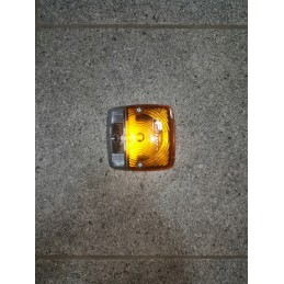 Šoninis posūkio žibintas Fendt John Deere automobilių stovėjimo aikštelė