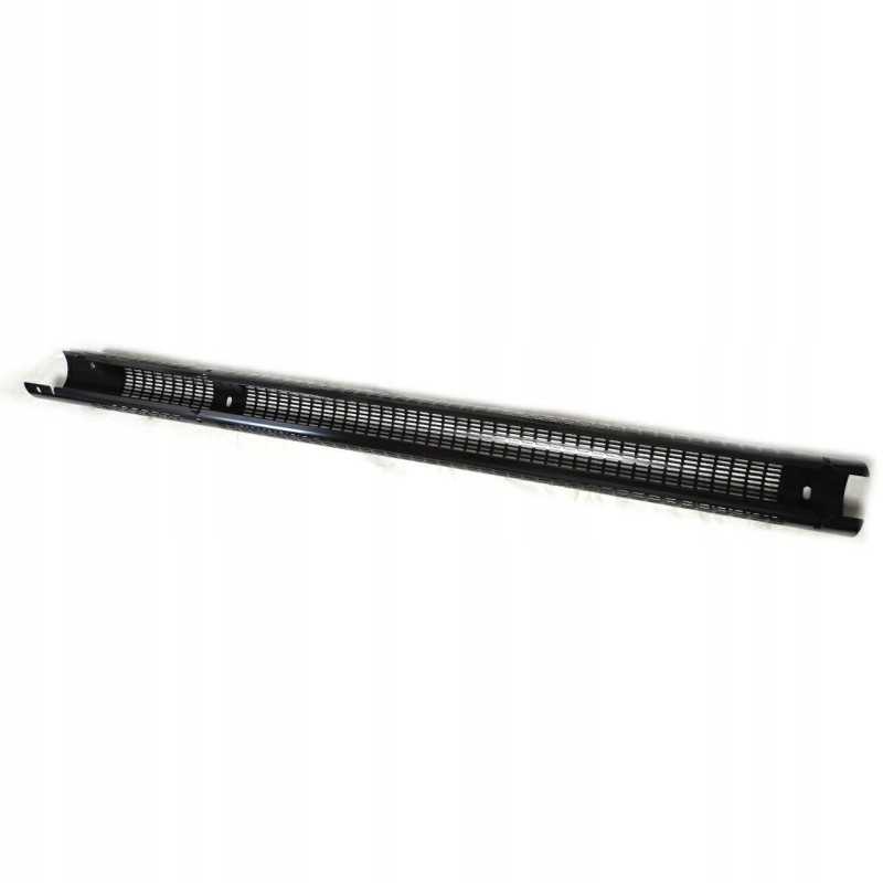 John Deere L158903 išmetimo vamzdžio dangtis