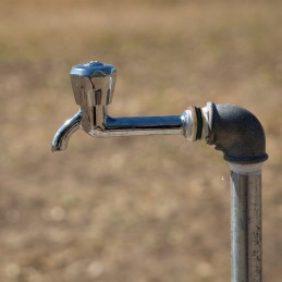 Vandens bako jungtis dviguba sriegio jungtis