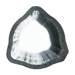 Išorinis ir vidinis trikampis vamzdis 54x4mm ilgio