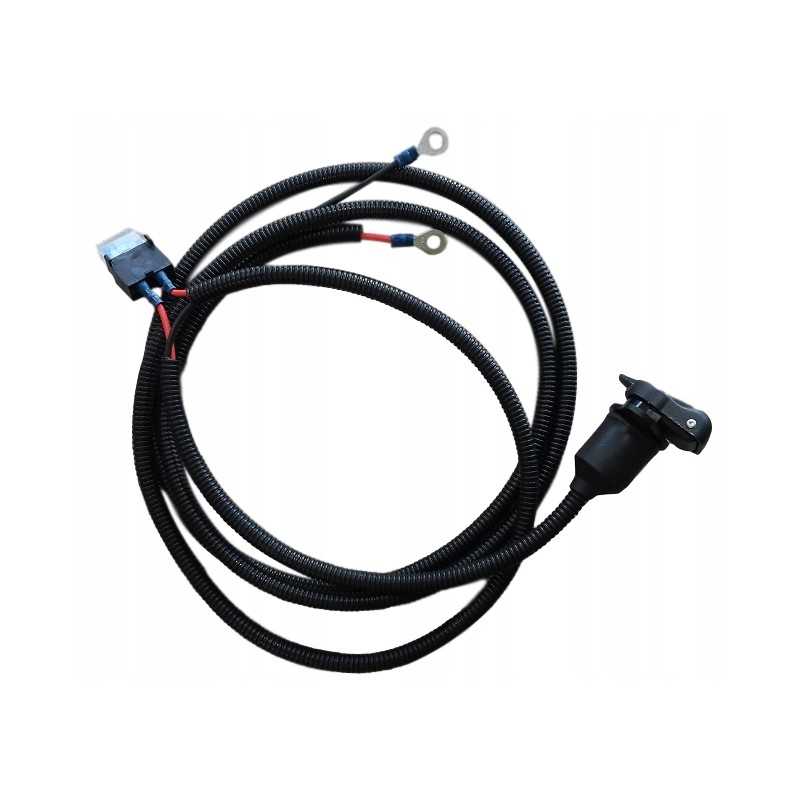 Instaliacinis maitinimo kabelis su kištukiniu lizdu traktoriui